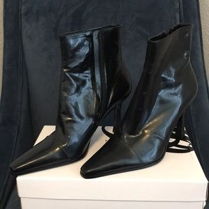 Nine West 7M ankle boots. New w/out tag